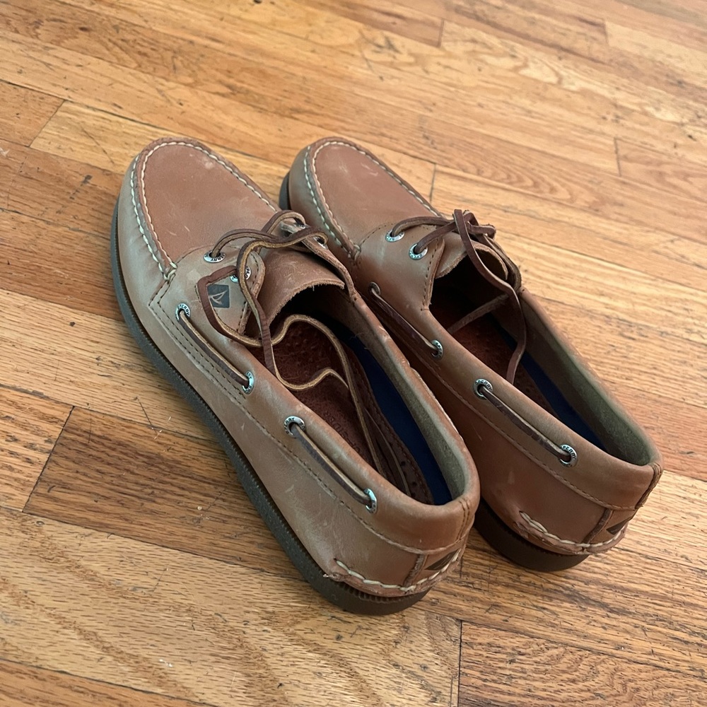 Brand new size 9 sperry topsider loafers tan